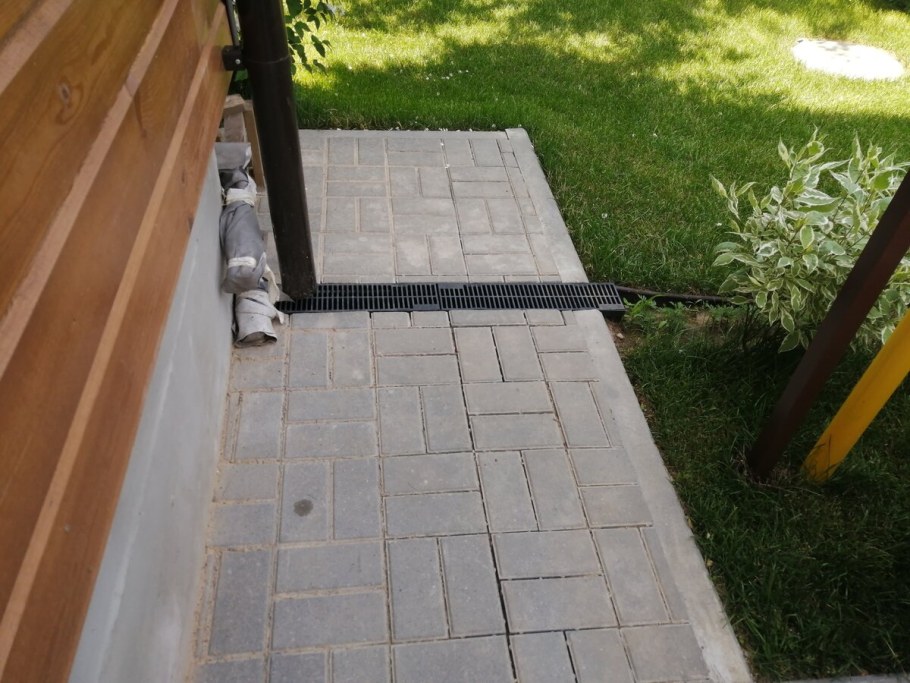 Бордюрный камень для отмостки