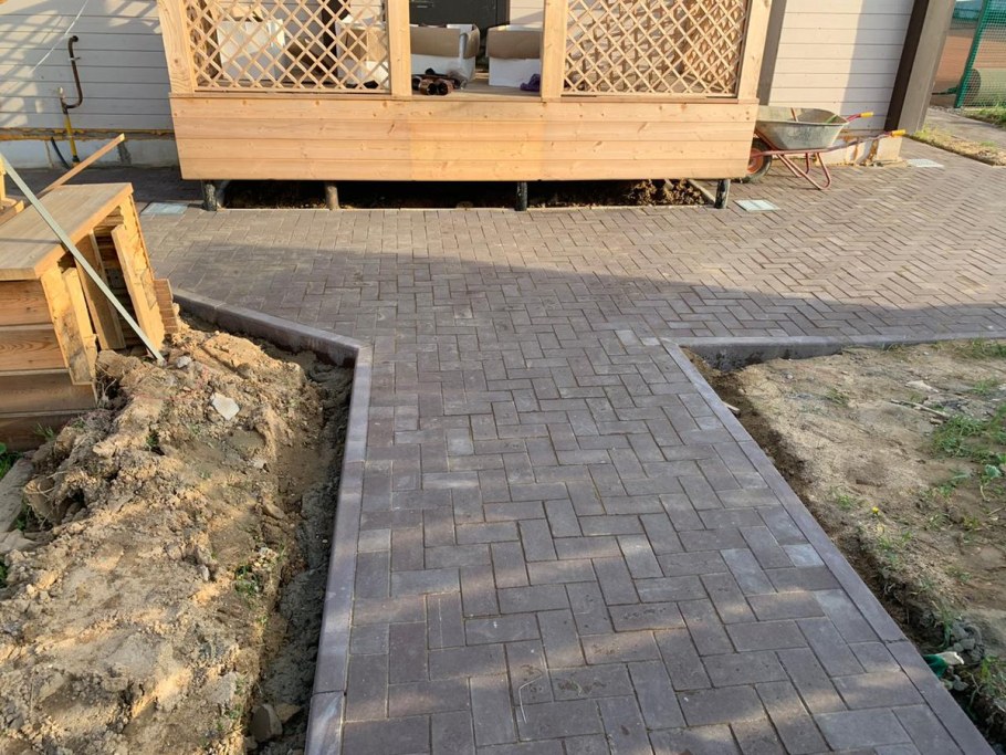Отмостка из брусчатки