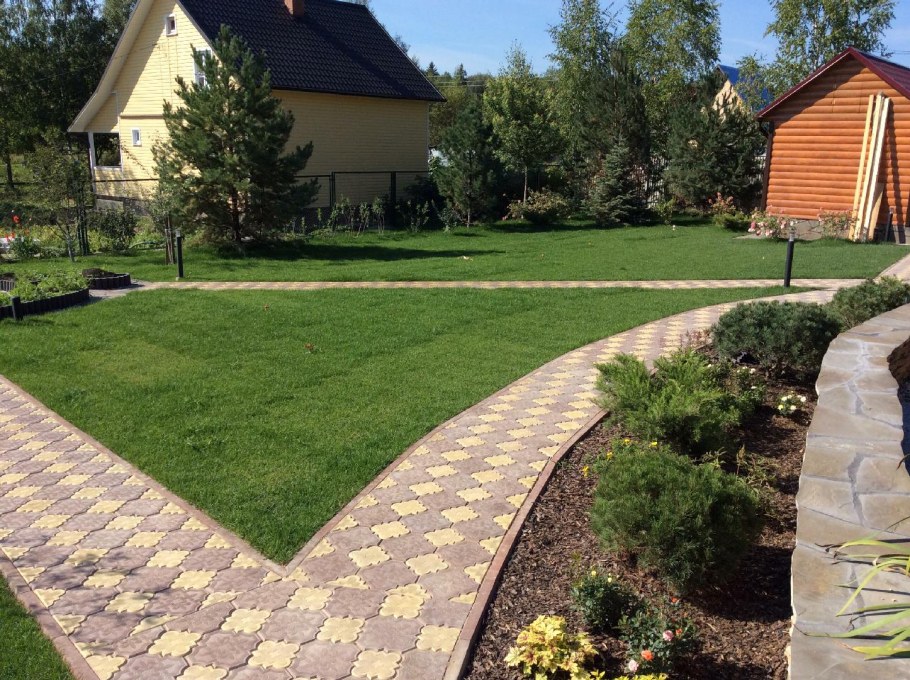 Дорожки на участке