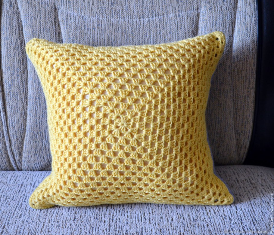 Вязаные подушки