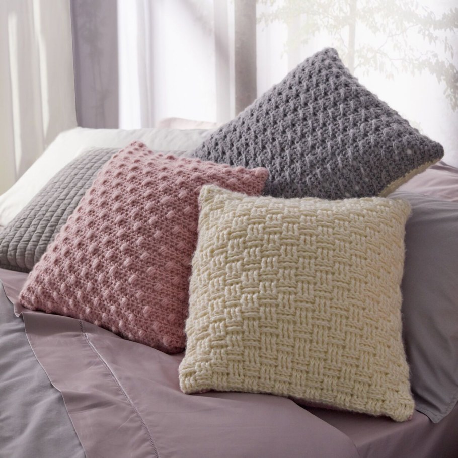 Вязаные подушки