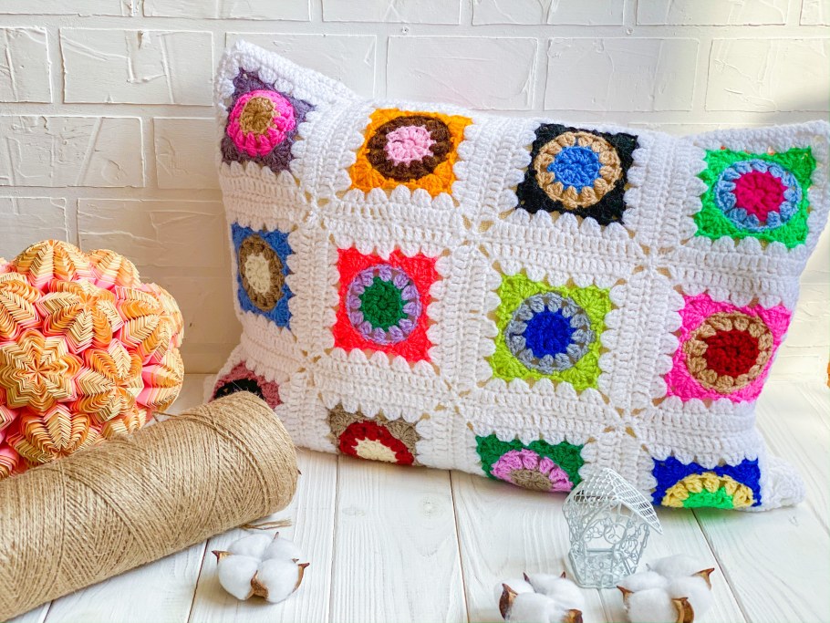 Вязаные подушки