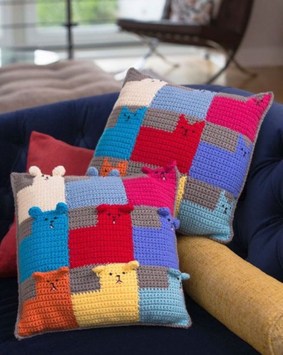 Вязаные диванные подушки
