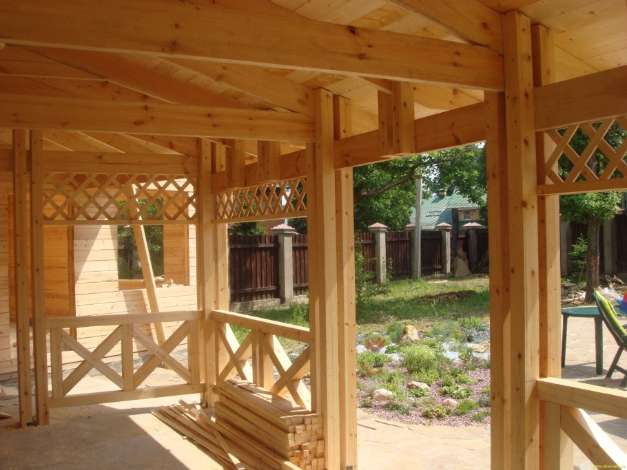 Деревянные колонны для террасы