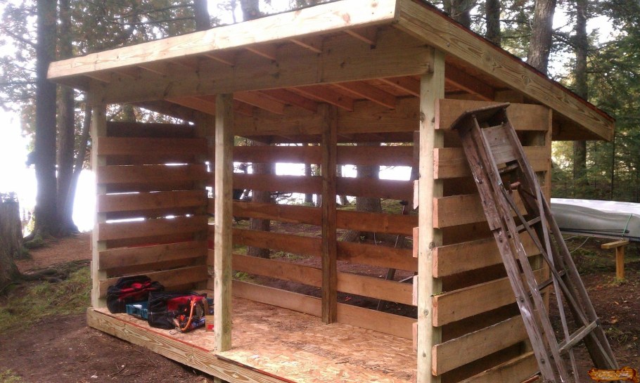 Сарай из поддонов