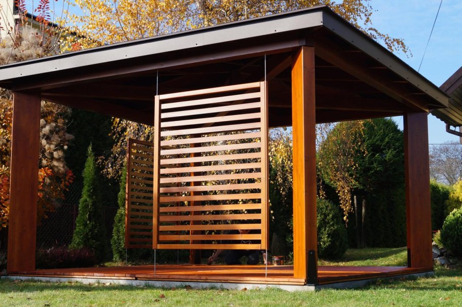 Обшить беседку рейками