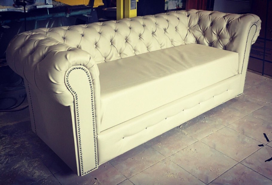 Диван белый Baxter Chester Moon