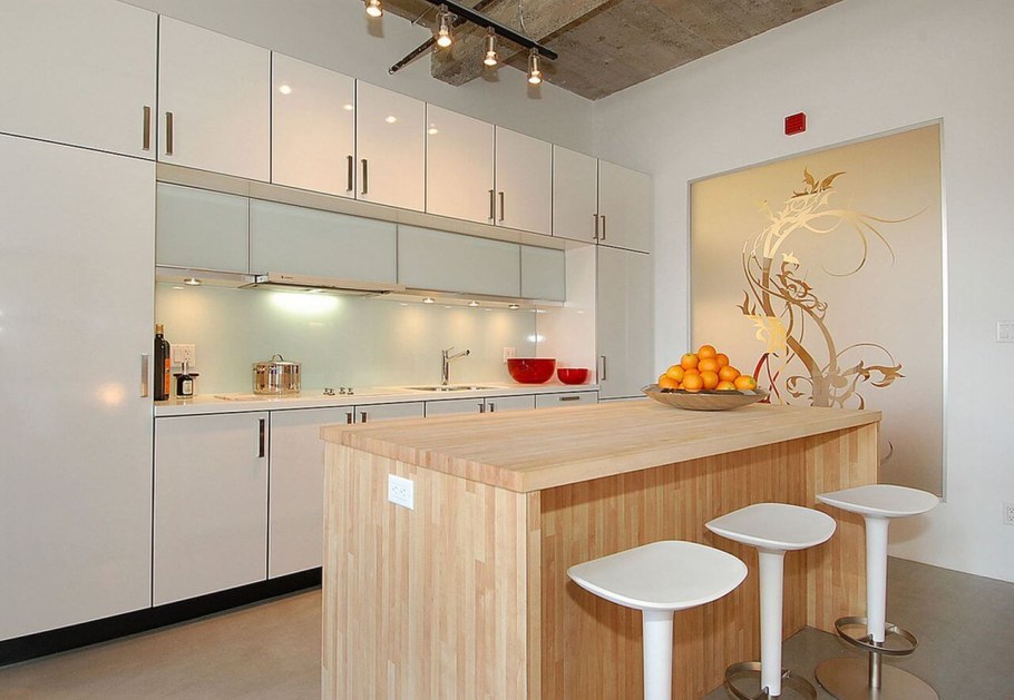 Кухонный гарнитур с барной стойкой