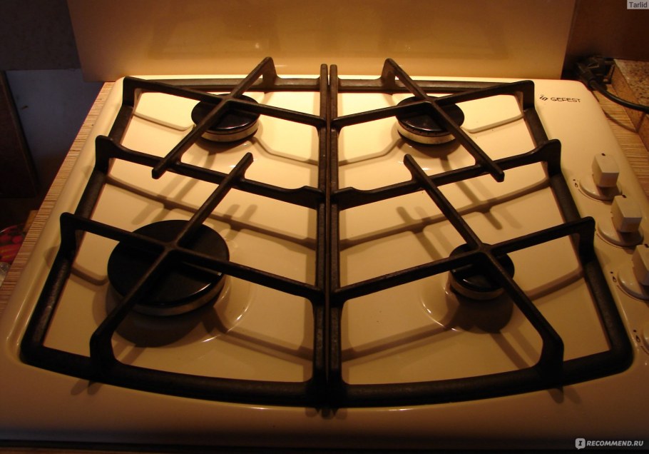 Газовая варочная панель Гефест на кухне