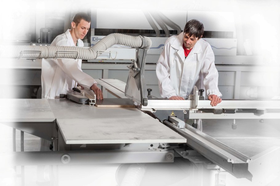 Распиловщик мебели