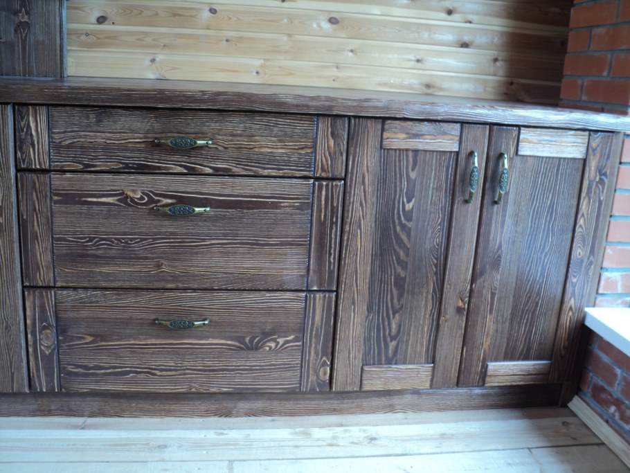 Старение мебель дерева