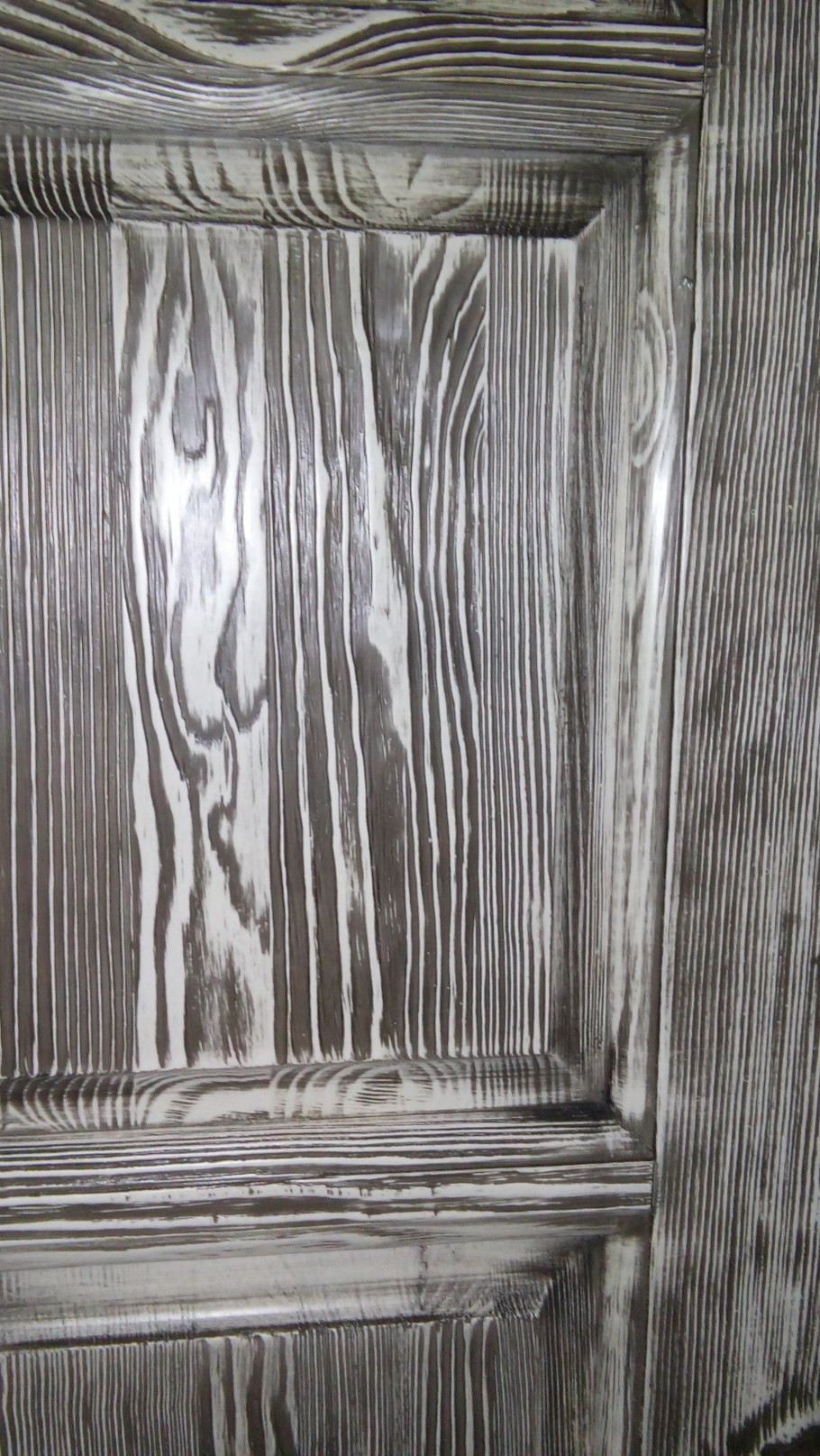 Брашированная с патиной серебро сосна