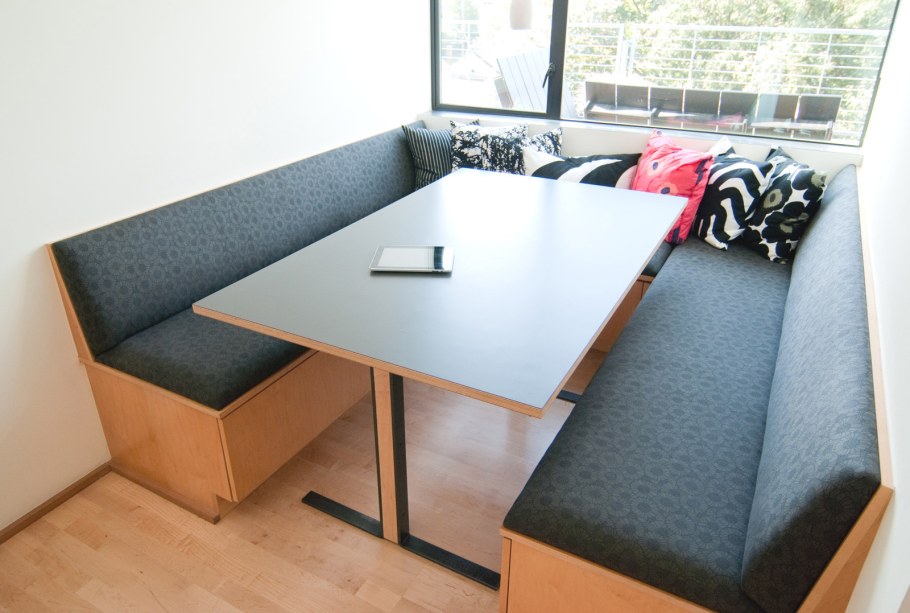 Кухонный уголок буквой п