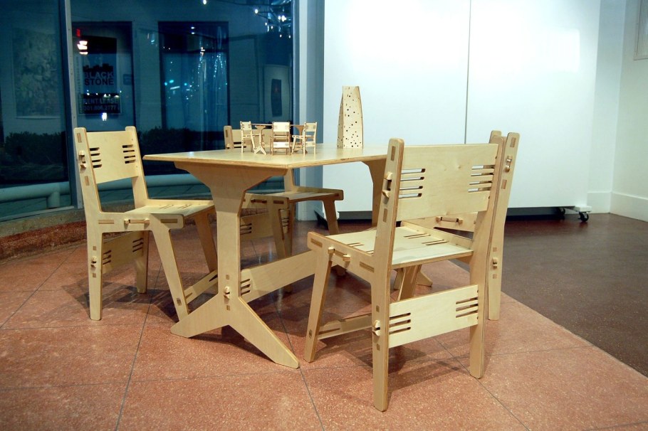 Стол и стулья из фанеры