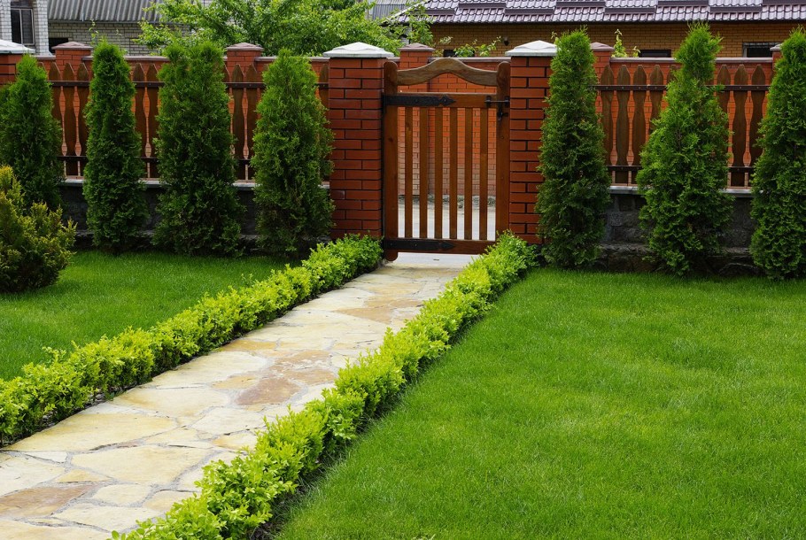 Обустройство двора частного дома