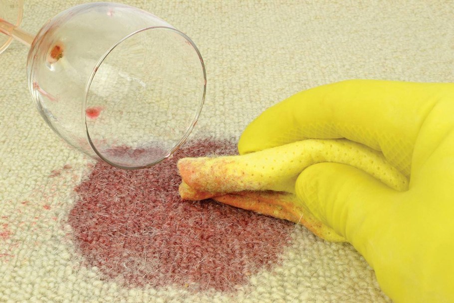 Выведение пятен с ковров