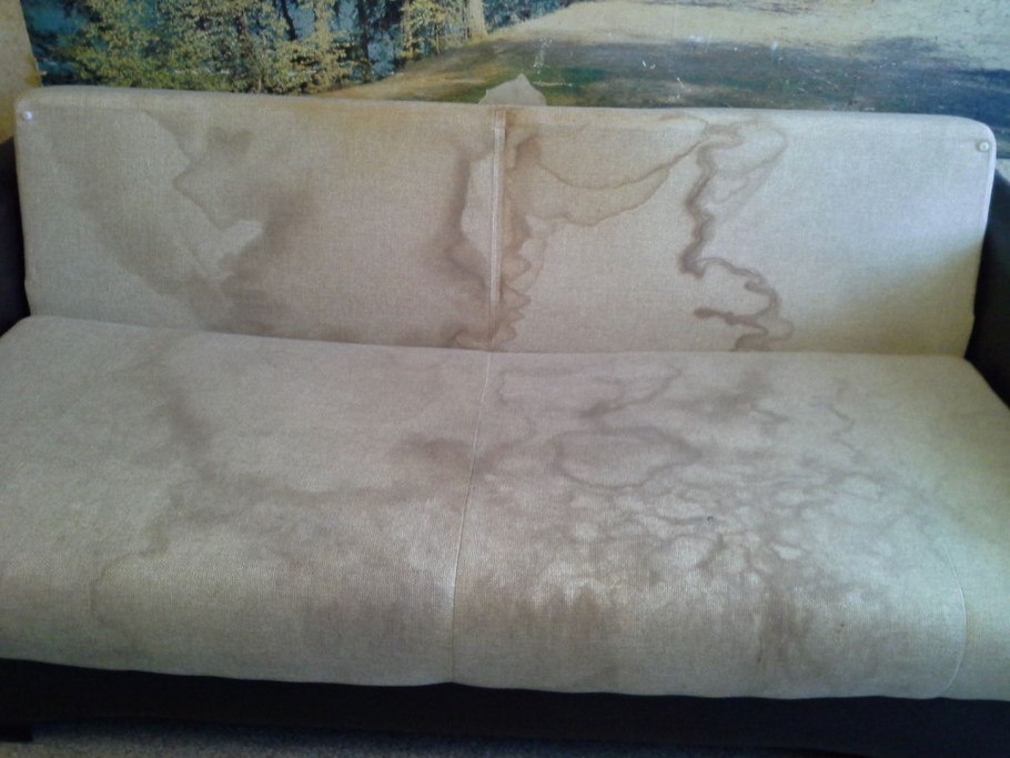 Пятна на мягкой мебели