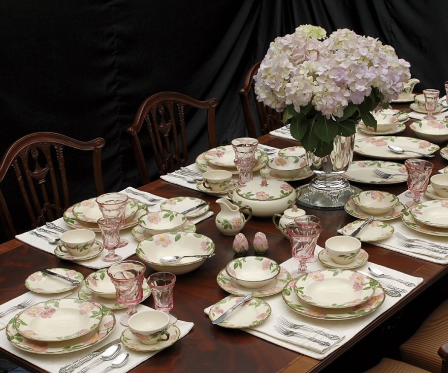 Посуда в старинном стиле