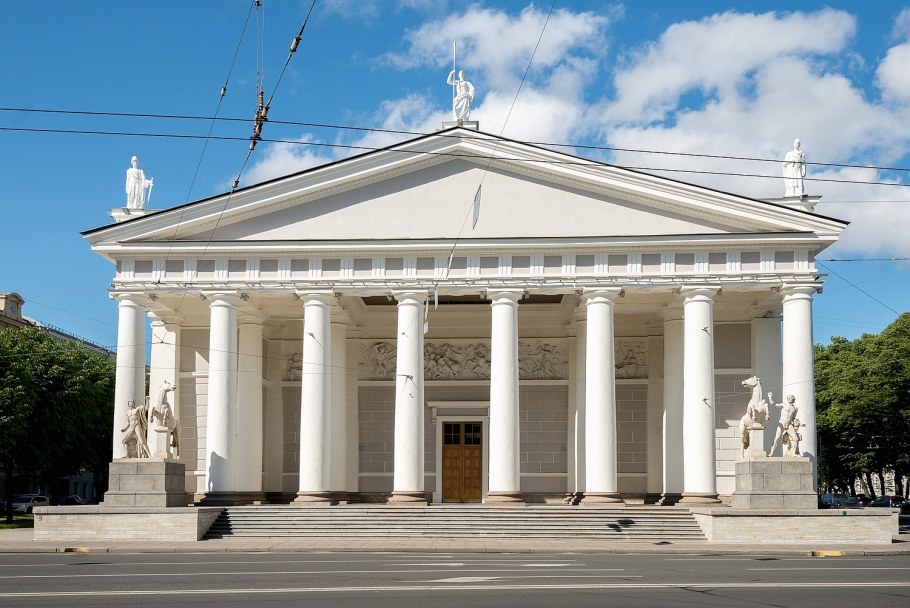 Кариатиды в древней Греции