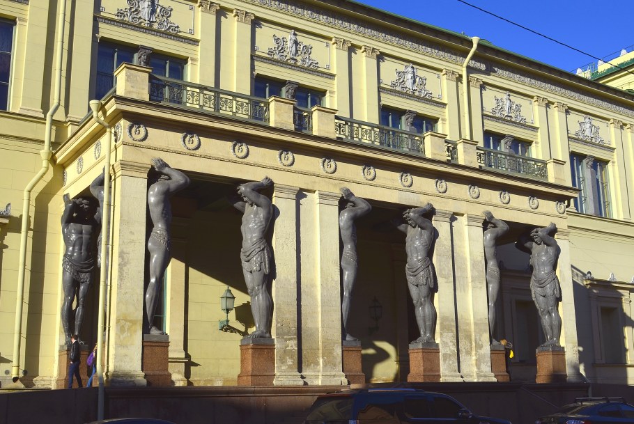 Кариатиды Акрополь Афины