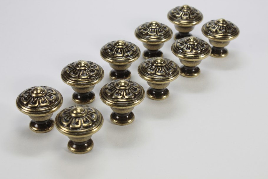 Ручка-кнопка Kerron с фарфором