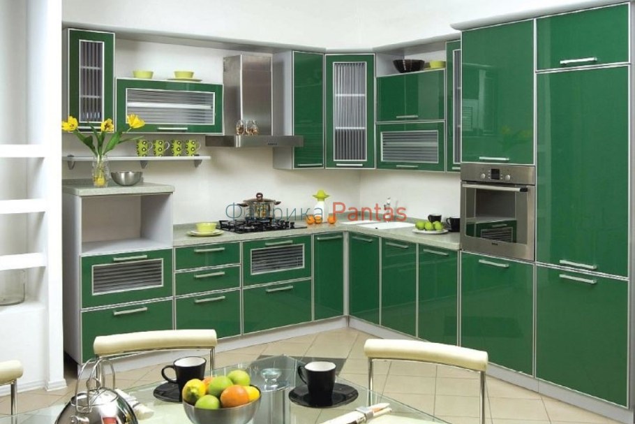 Пластиковая кухня в алюминиевой рамке