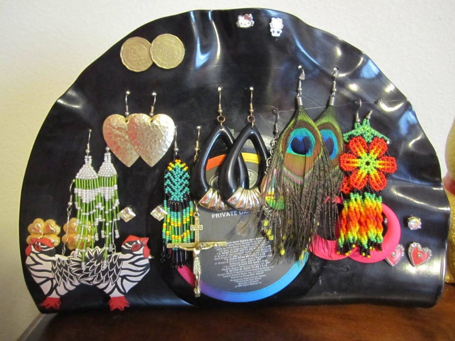 Виниловые пластинки на стене декор