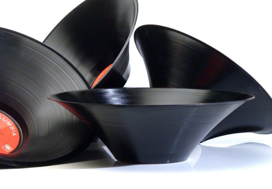 Панно из виниловых пластинок