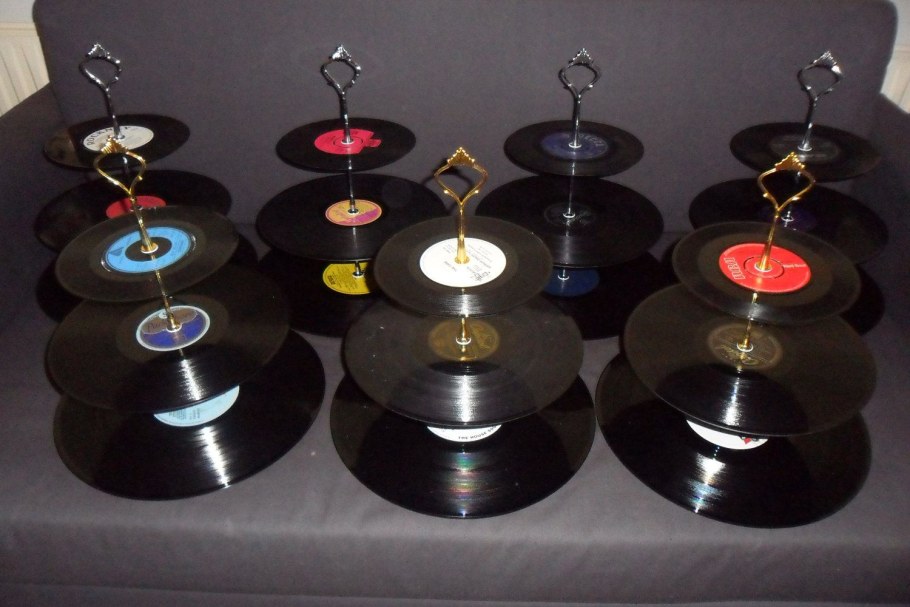 Елка из виниловых пластинок