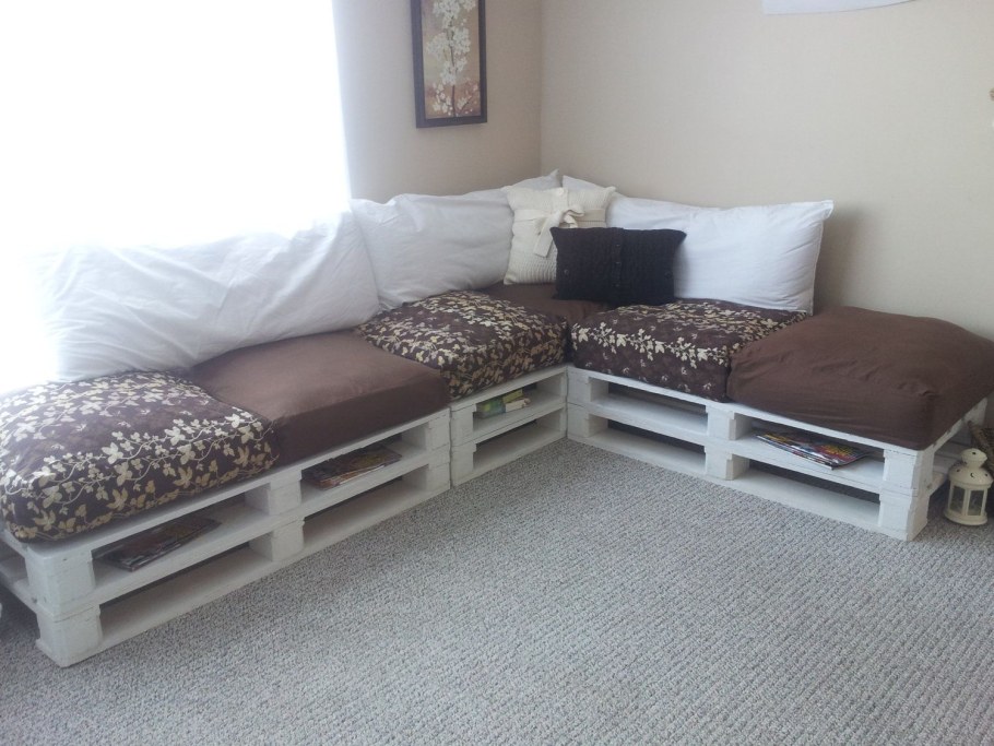 Мебель из поддонов для патио