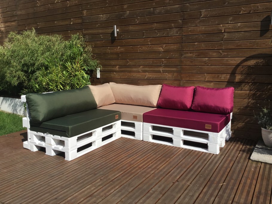 Диван из поддонов