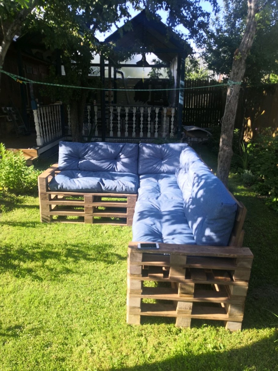 Диван из паллет