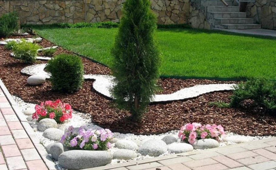 Мульчирование туи мраморной крошкой