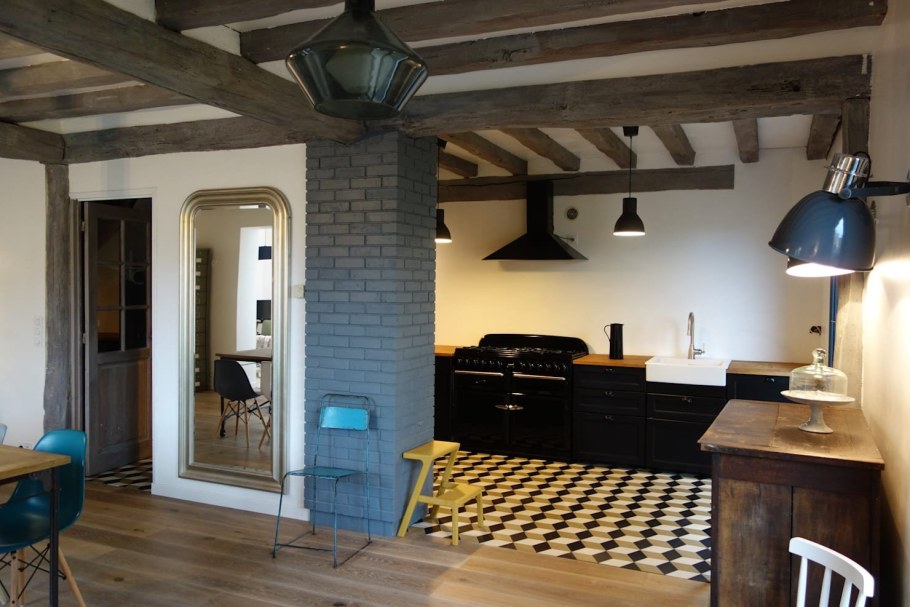 Планировка мансарды с двускатной крышей