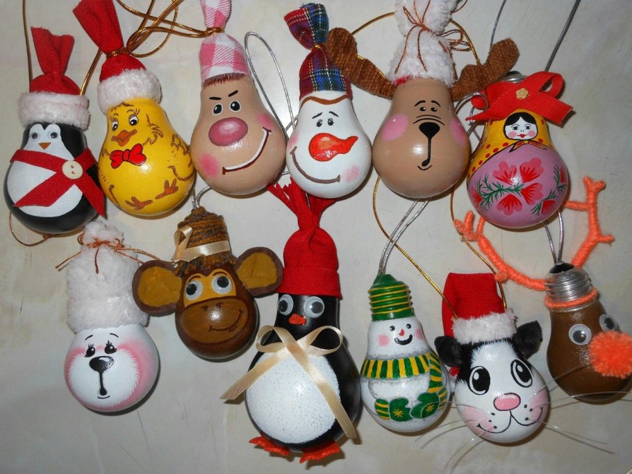 Елочная игрушка из лампочки