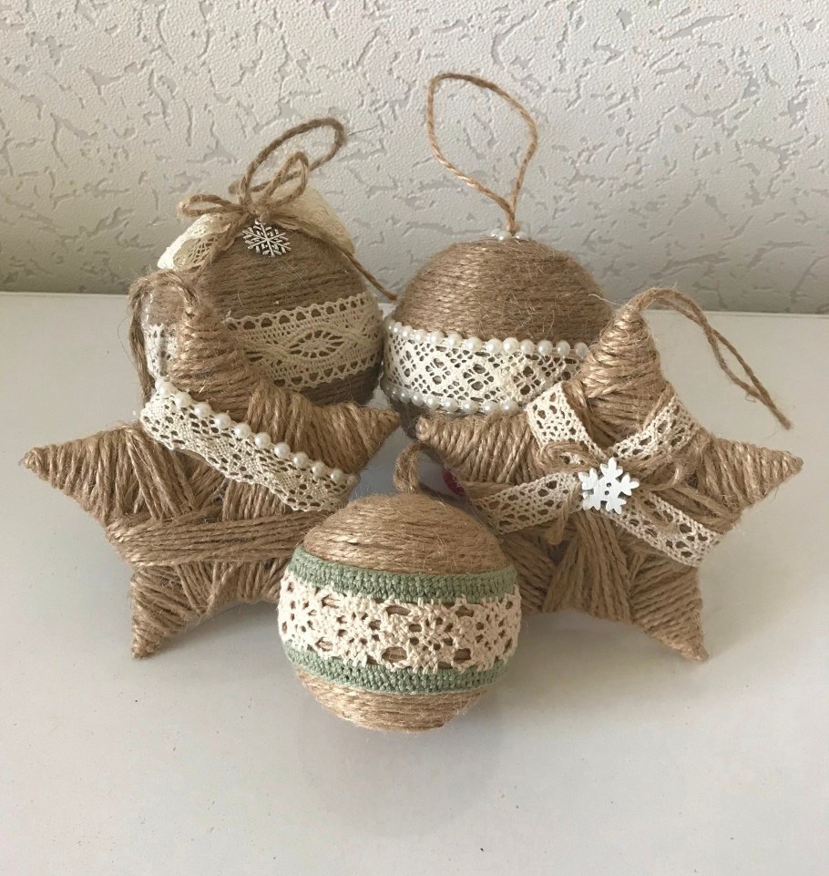 Елочные игрушки из бечевки