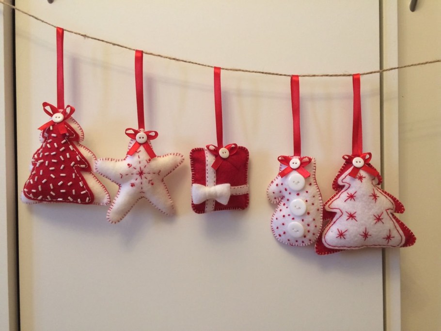 Новогодняя гирлянда из фетра