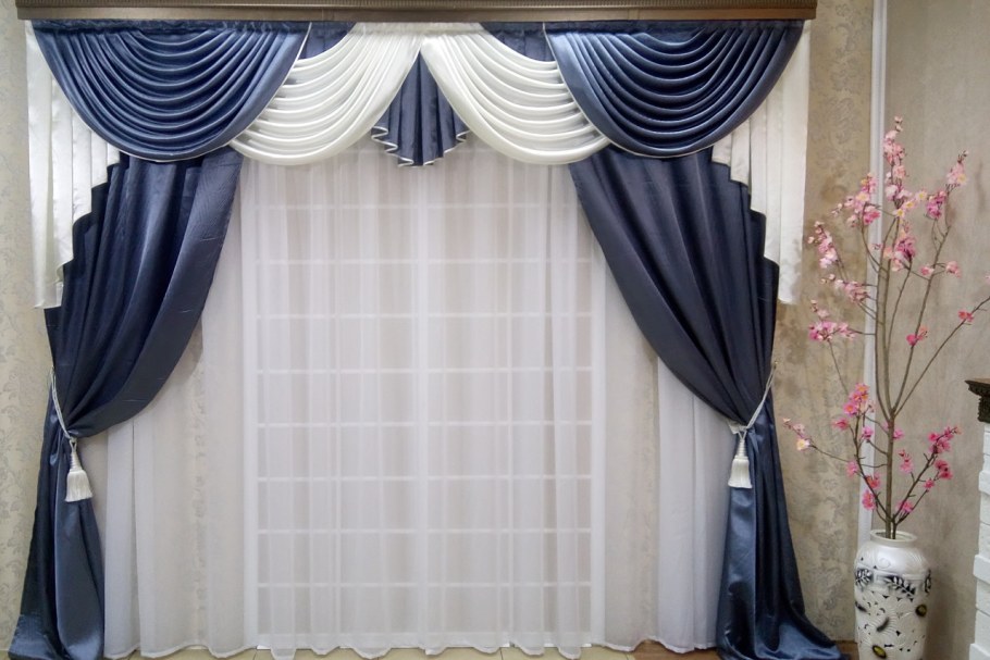 Ламбрекены для зала