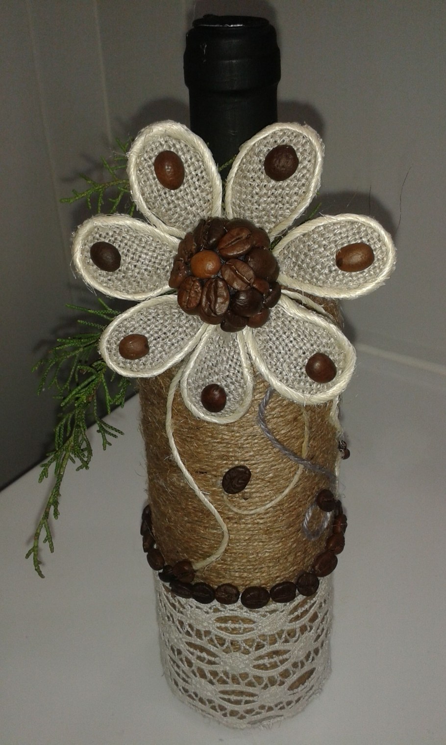 Декор бутылок шпагатом и мешковиной