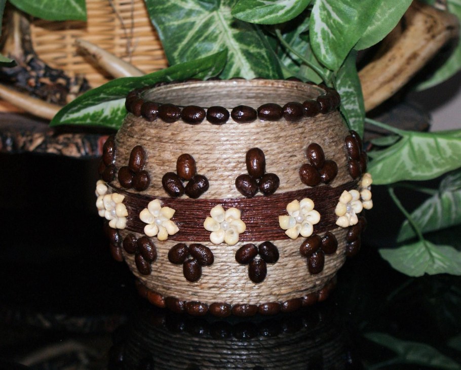 Джутовая филигрань на бутылках