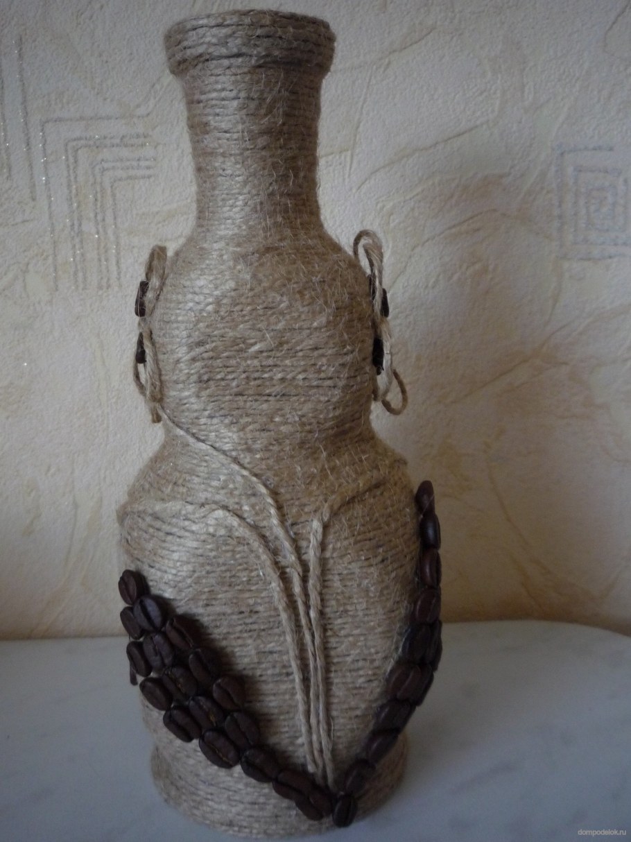 Бутылка декорированная джутом