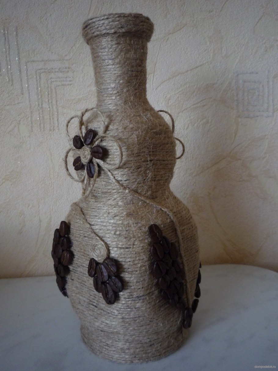 Бутылки декорированные джутом