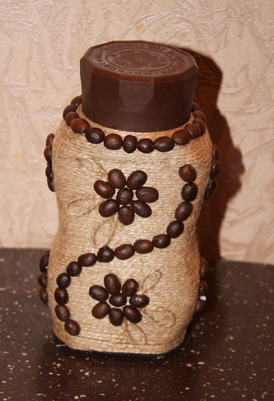 Декор банки кофейными зернами