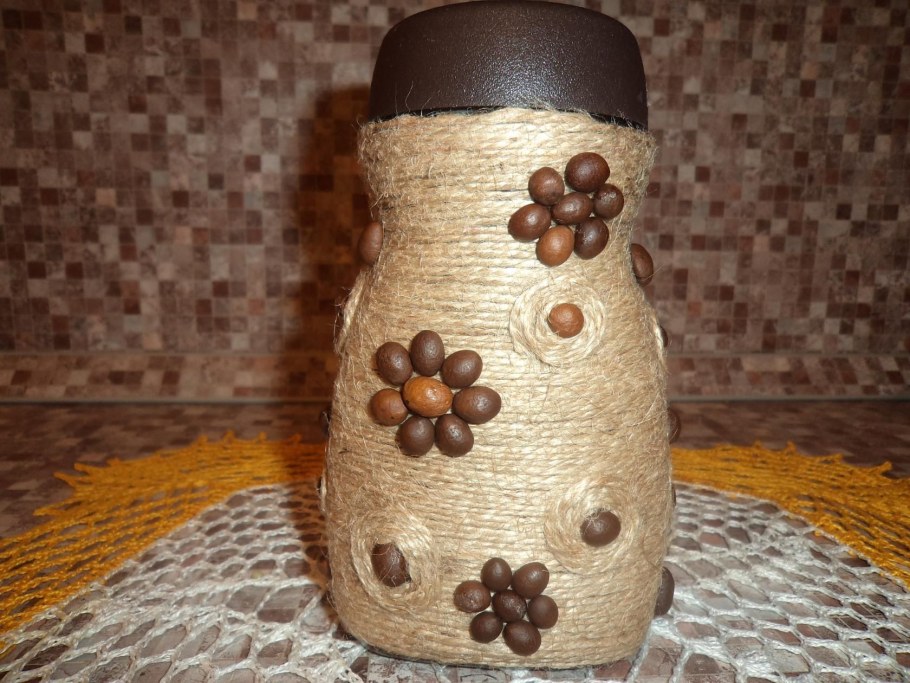 Декор вазы из джута