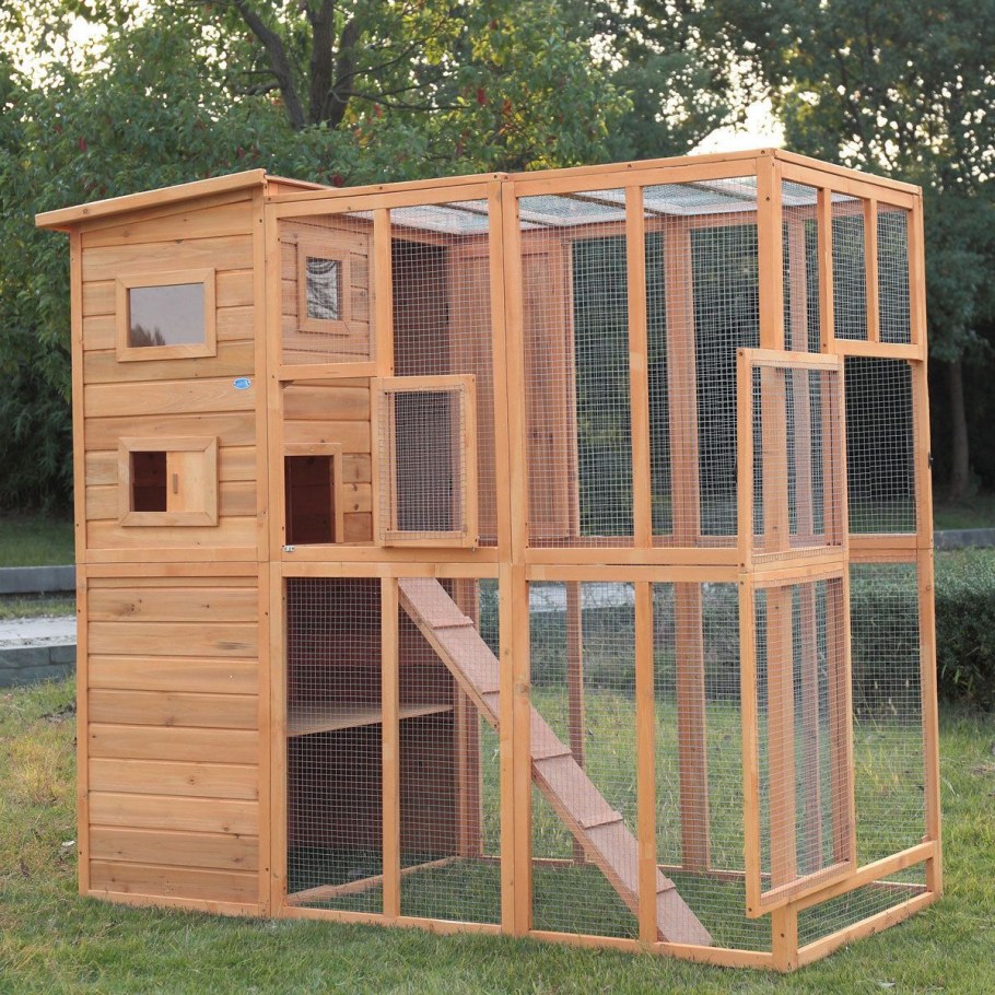 Уличный кошачий домик