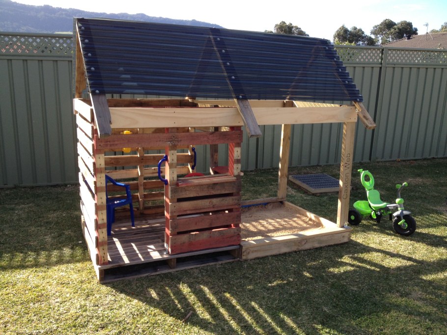 Баня из поддонов