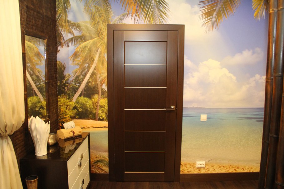 Фотообои на стену с дверью