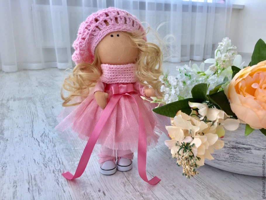 Интерьерные куклы в красивых платьях