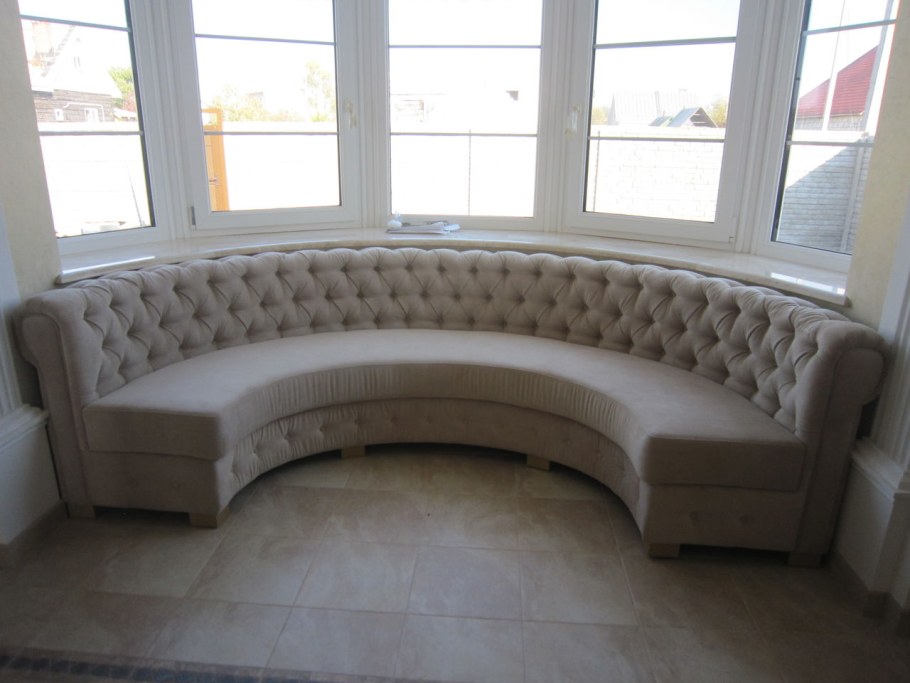 Диван в эркер