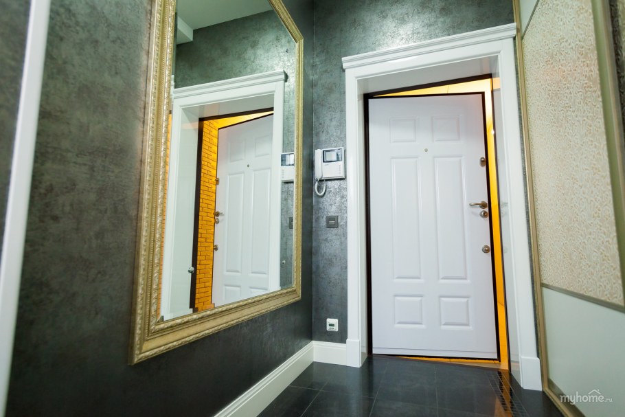 Отделка откосов входной двери